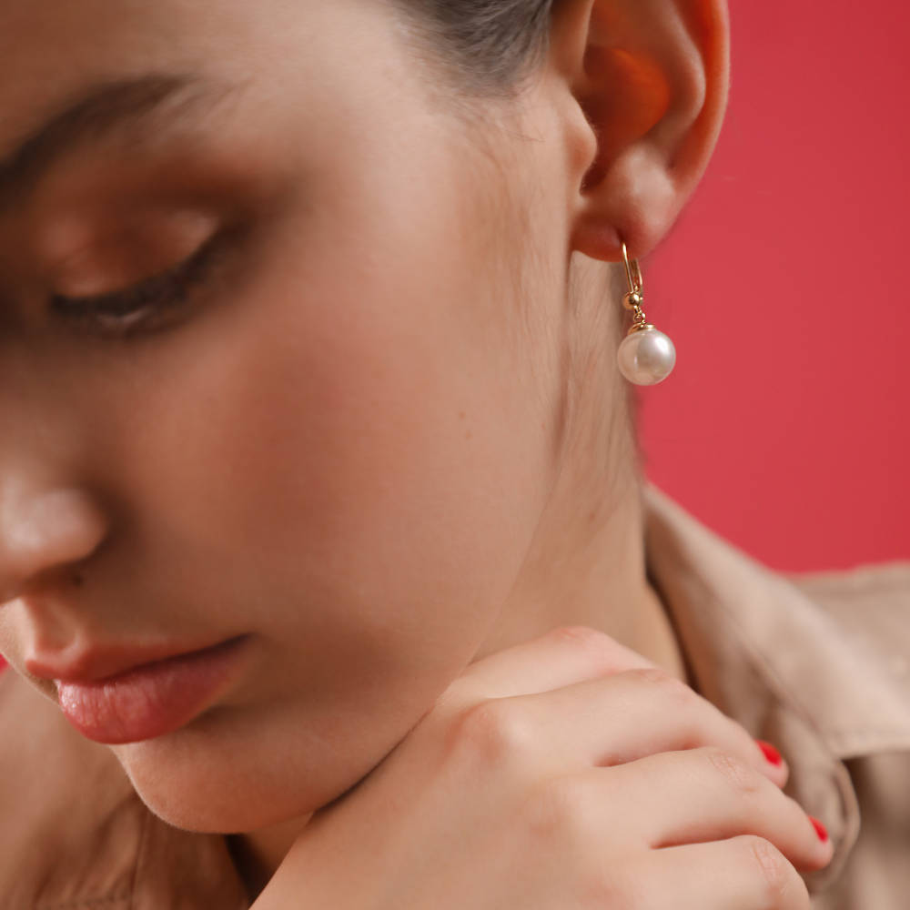 Gold Hoop and Pearl Earrings Nuada