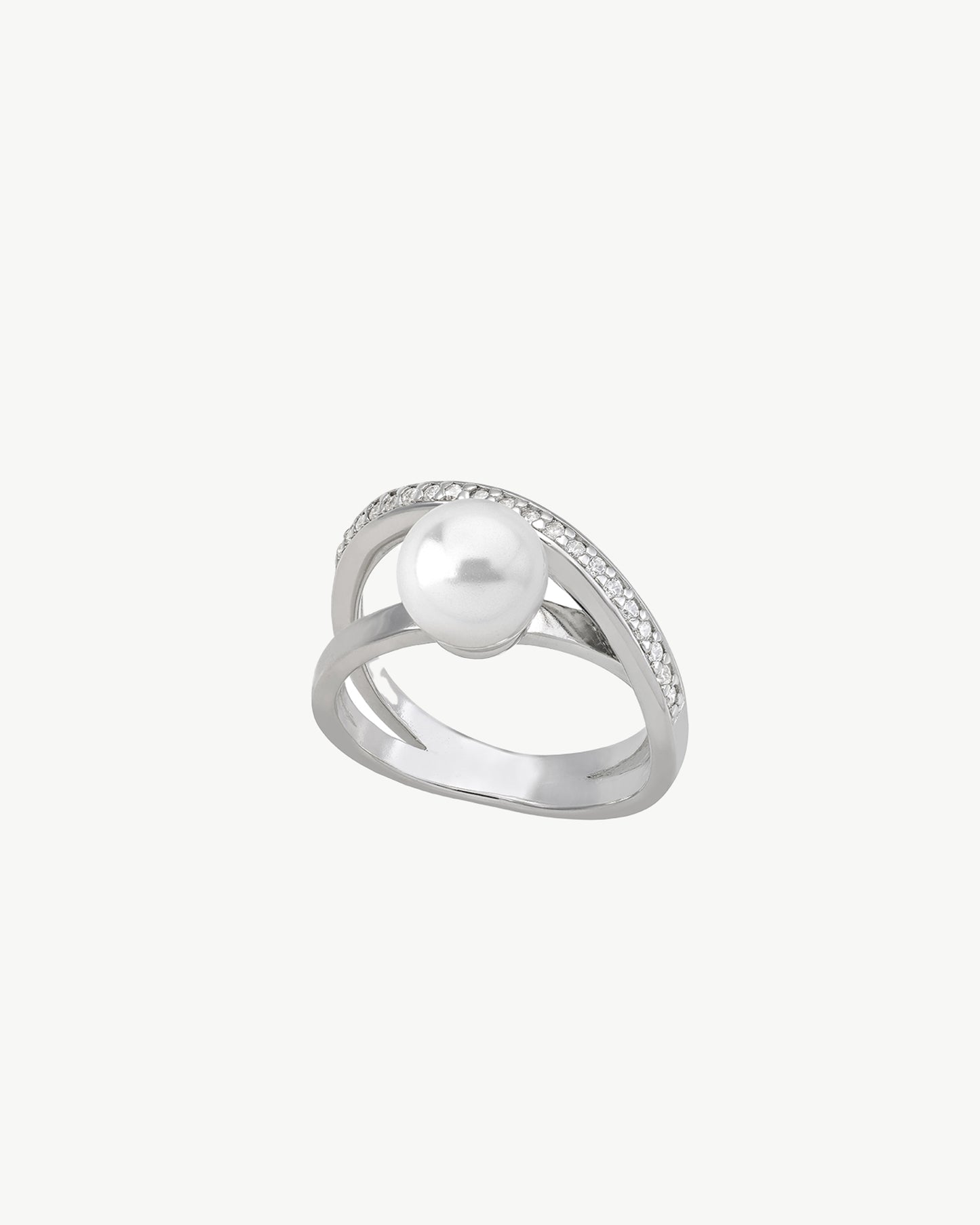 White Pearl and Zircon Ring Exquisite