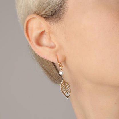 Dafne Mother of Pearl Earrings