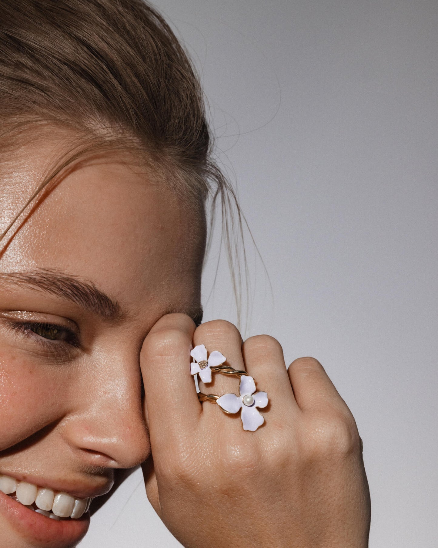 White Flowers Ring