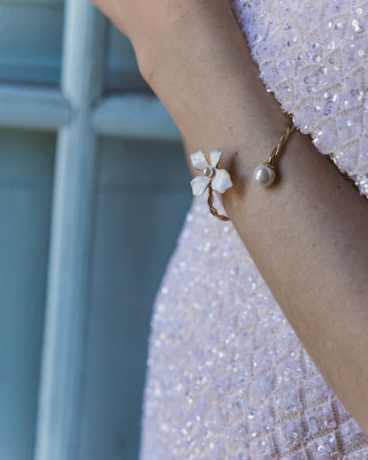 White Flowers Bracelet