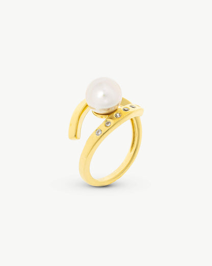 Selene Pearl Gold Ring