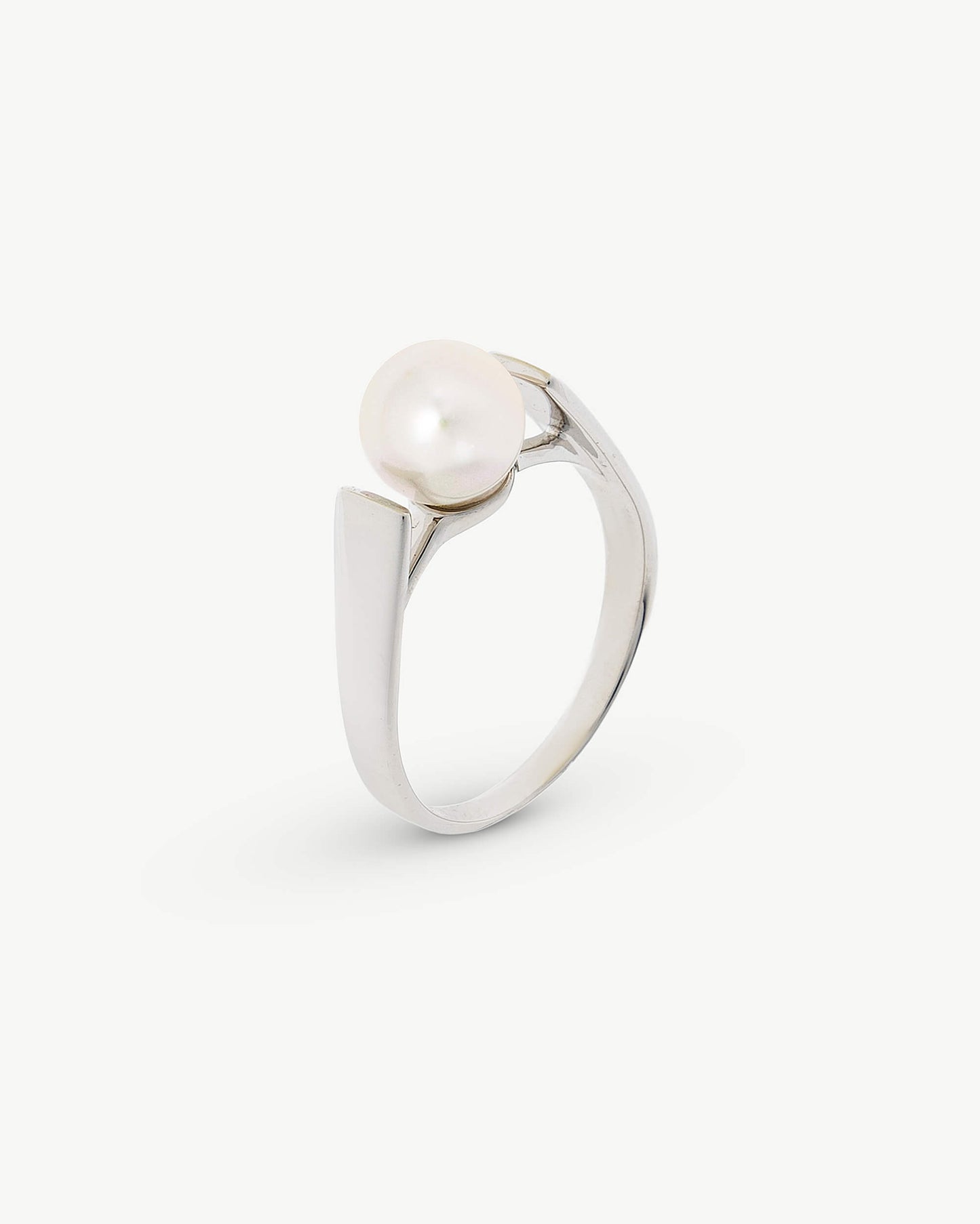 Knotted Pearl Ring