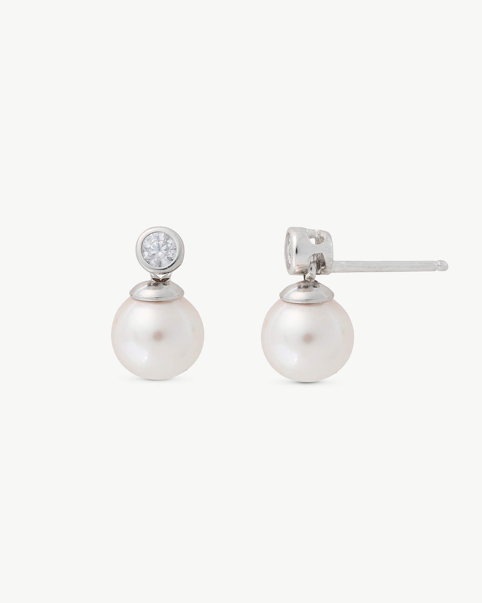 6mm White Cultured Pearl Stud Earrings 2024