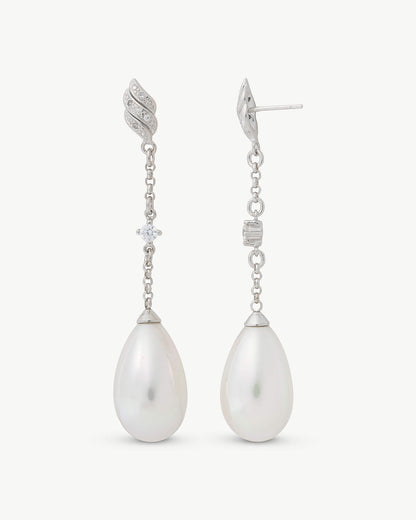 Exquisite white earrings