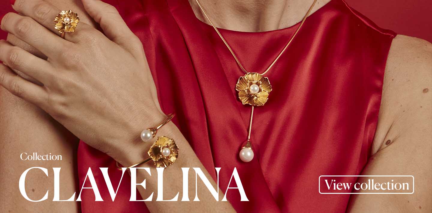 Clavelina: The freshness of the carnation petal shapes fuse with the relaxed and intrinsic elegance of pearl jewellery, offering that trendy touch that everyone will want to emulate. Just imagine these pieces as the floral touch your look needs